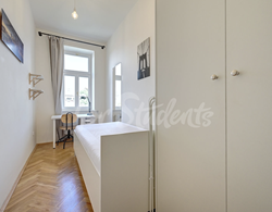 Newly reconstructed rooms available in student house in Řehořova street, Prague - Snimek-obrazovky-2024-07-17-v 16-38-57